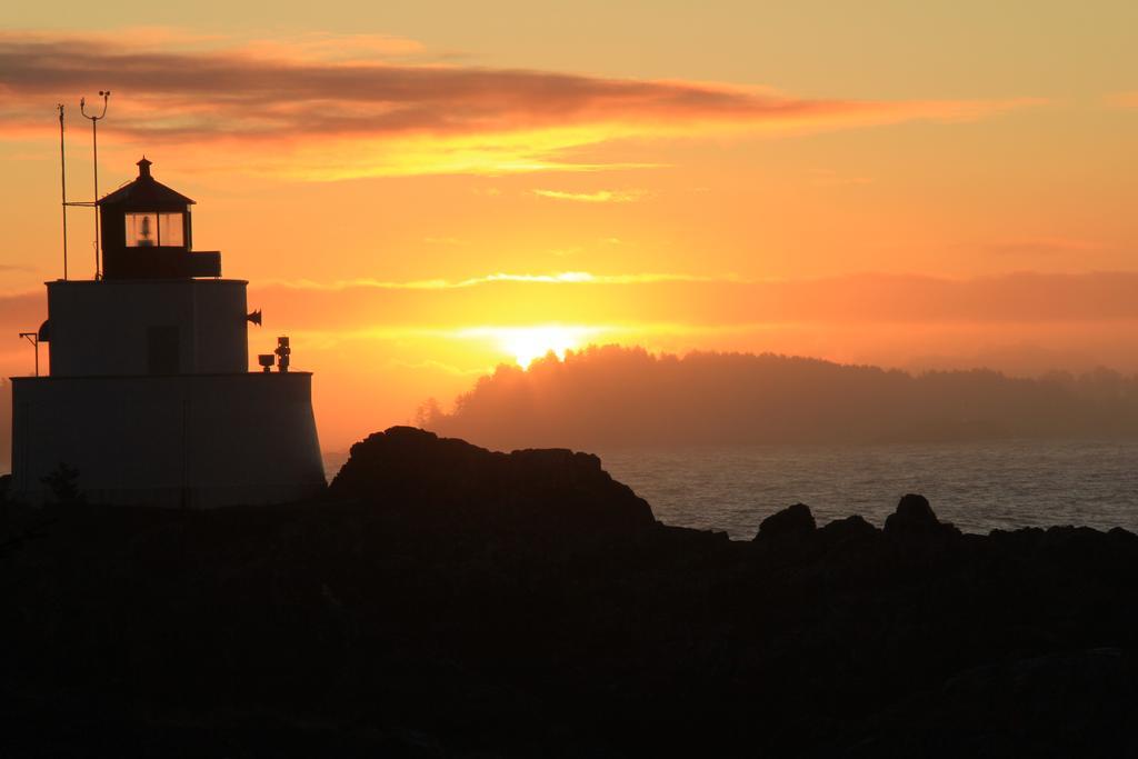 Waters Edge Shoreside Suites Ucluelet Exterior foto